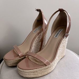 Steve Madden Wedges in natural pink colour